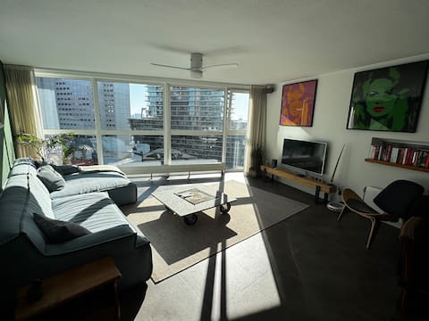 Successful Airbnb property: Apartment in maritime district in Rotterdam Centrum