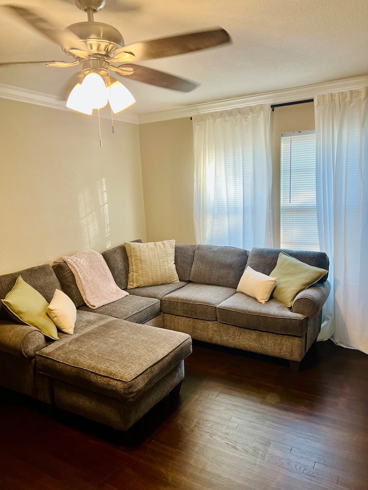 The Green Getaway | Charming 3br Home - Wichita Falls, TX