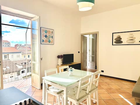 The window on Chieri {free parking near station}