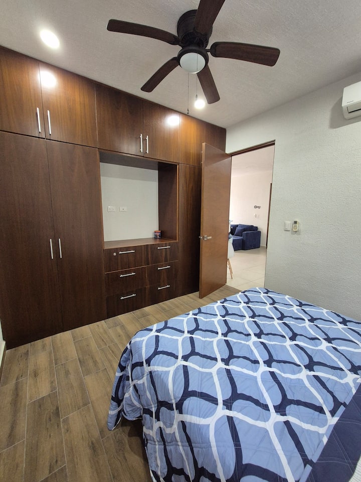 spálňa 3 má manželskú posteľ s priestranným šatníkom.