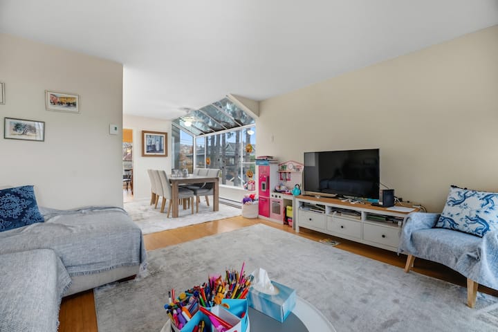 Perfect View Townhome - North Vancouver