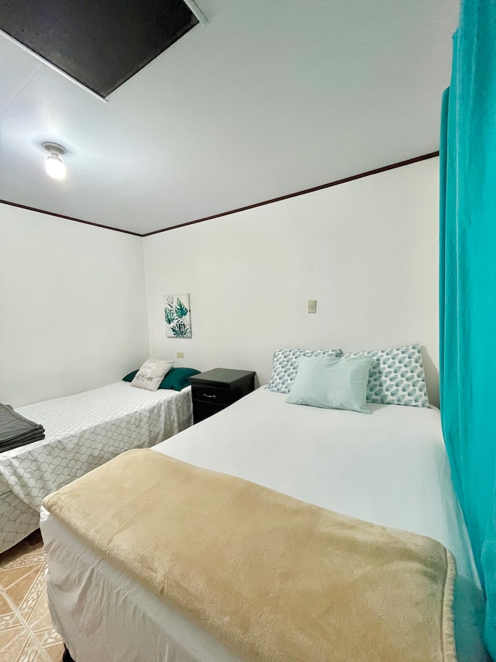 Schlafzimmer 2