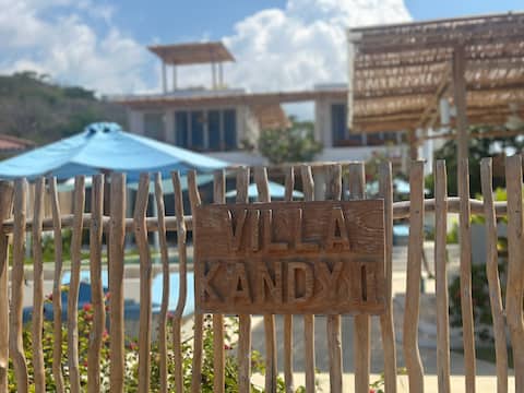 Escape to Paradise in Oceanfront Villa Kandy II