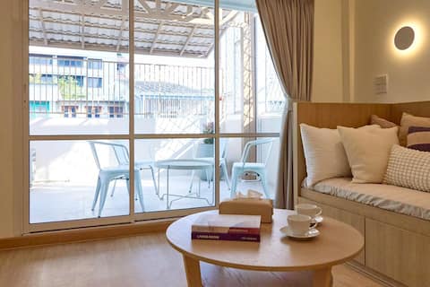 Slaap36 | 5BR Home, BTS Ari & Parking, Walk 3min