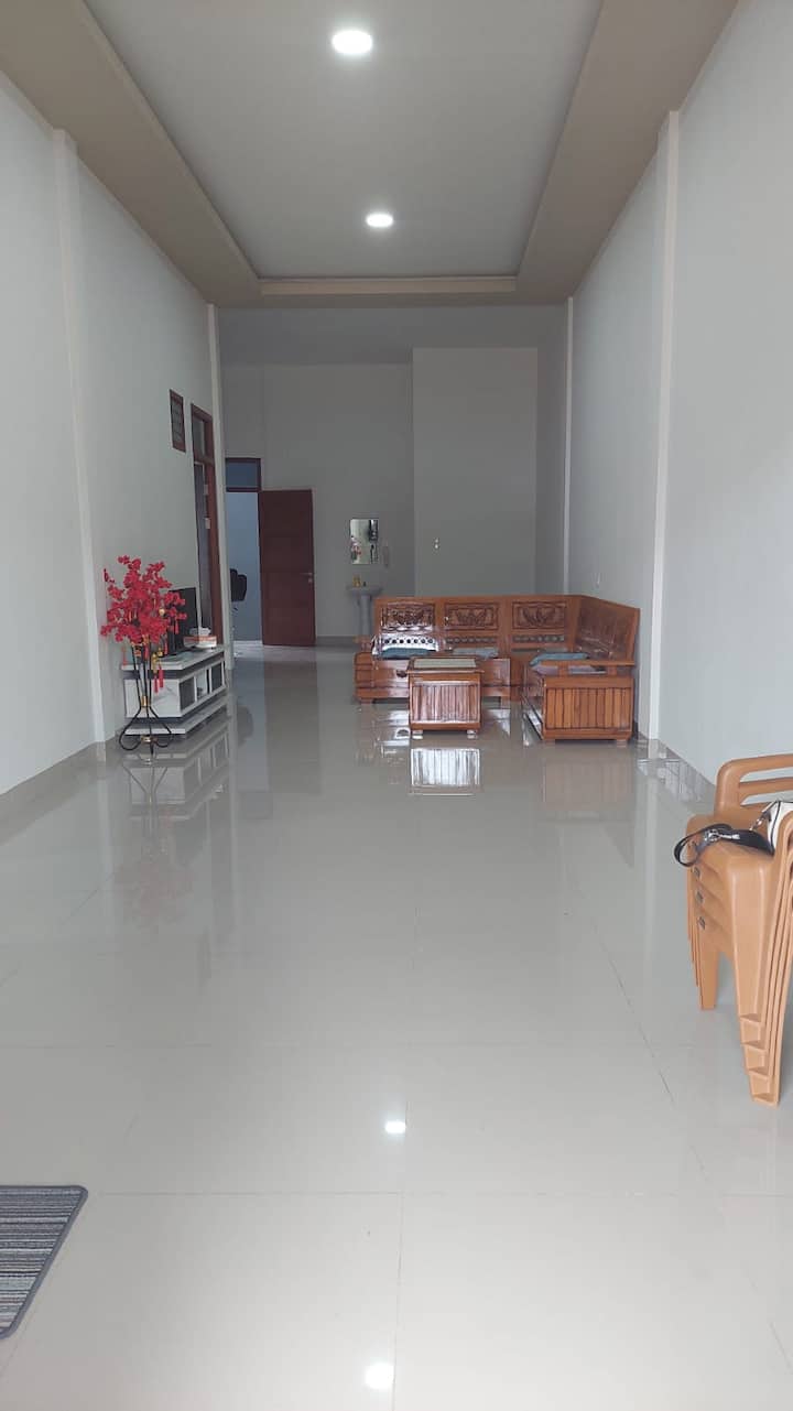Cozy Family House In Singkawang - Singkawang