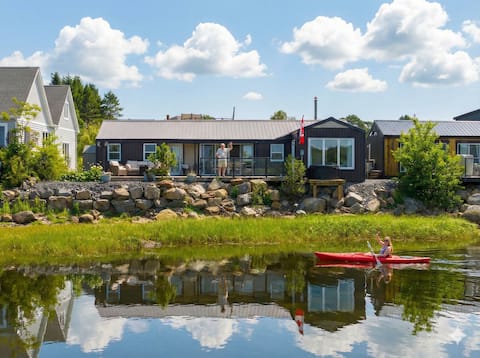 Waterfront Hot Tub Huge Deck Sun Set HOOKd 7 2bd