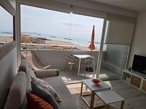 Successful Airbnb property: Nice studio, the sea at your feet. in Valras Plage