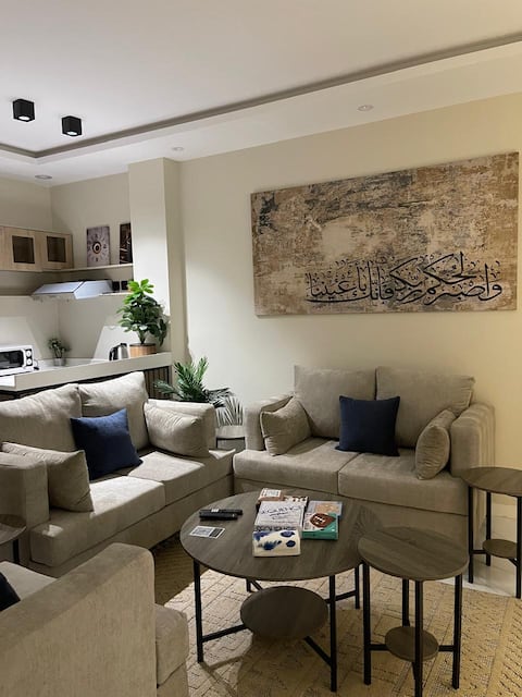 House 303: Two-part apartment with three bedrooms and two halls