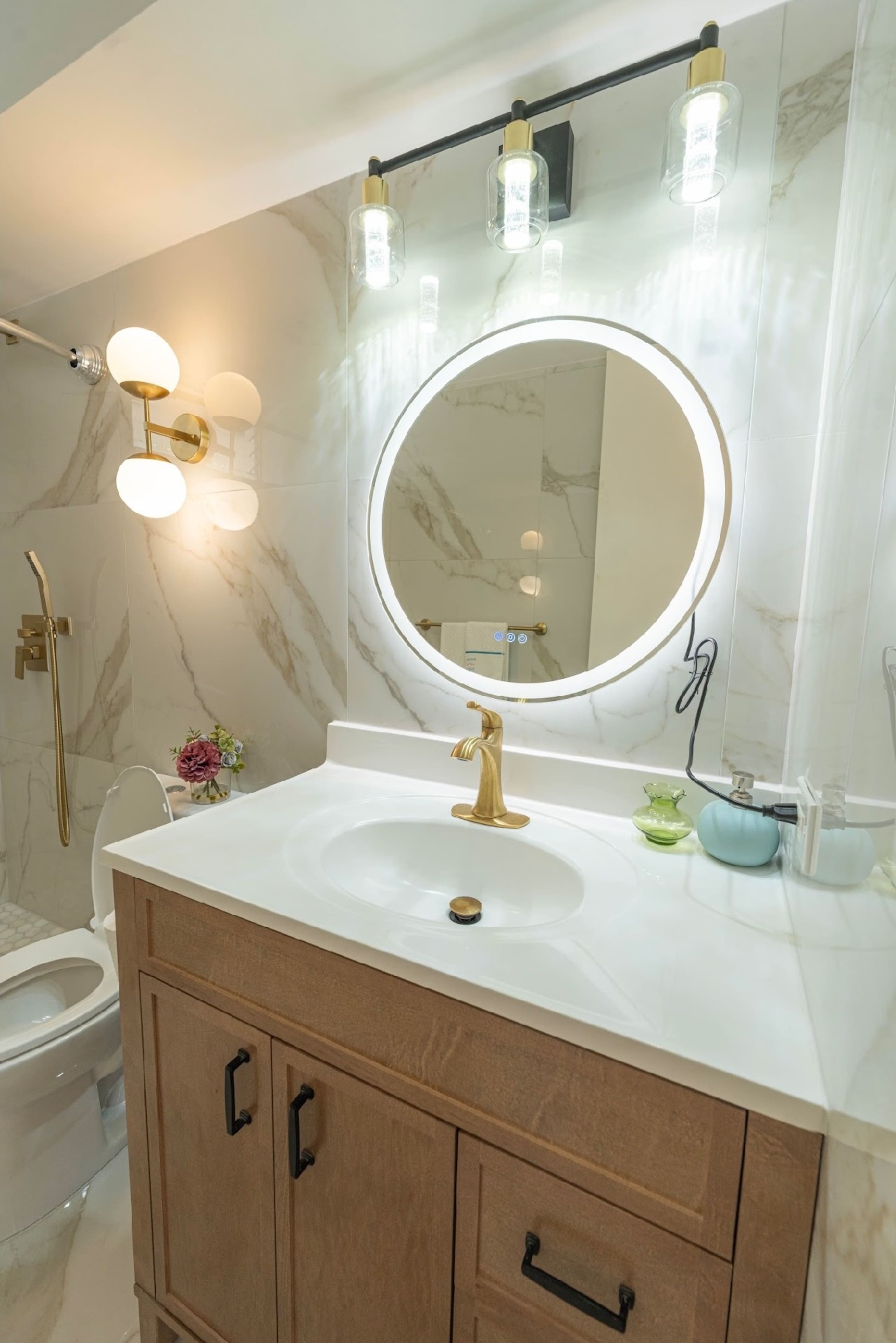 Condo in Honolulu · ★4.65 · 2 bedrooms · 2 beds · 1 private bath - Image 23