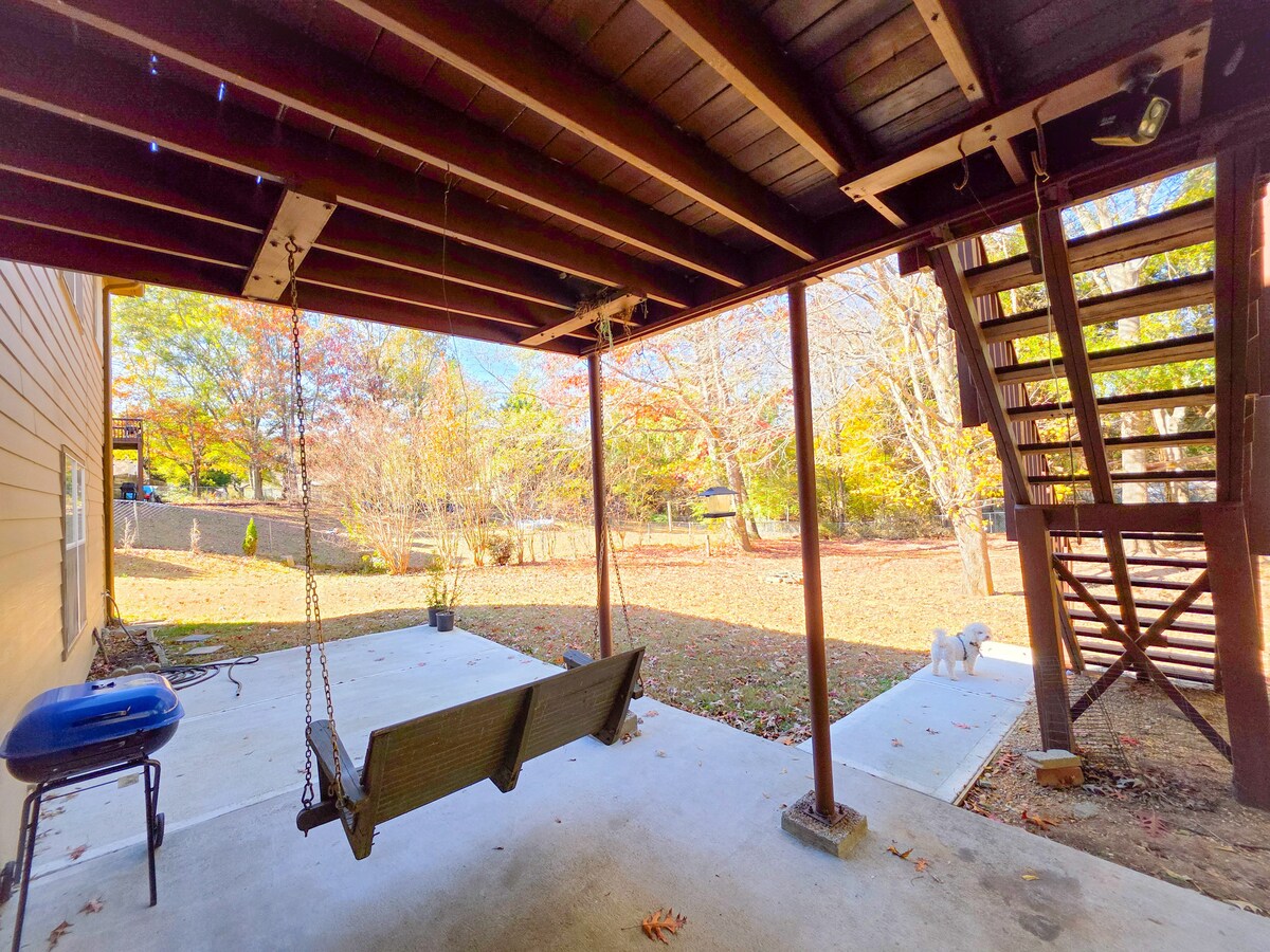 Entire Basement Near Downtown Braselton