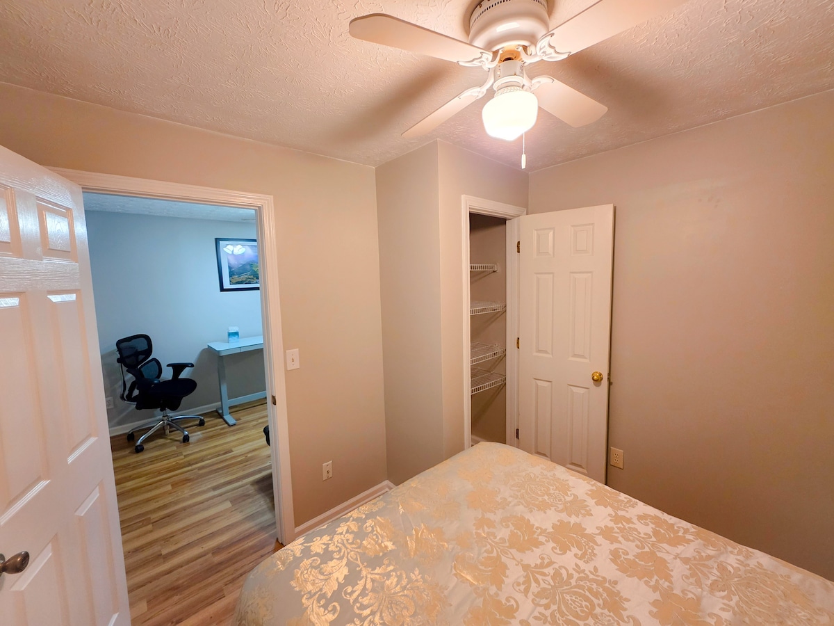 Entire Basement Near Downtown Braselton
