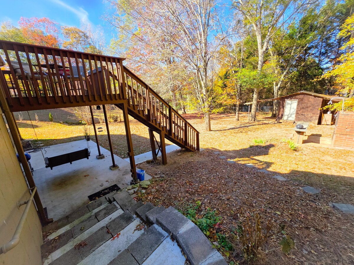 Entire Basement Near Downtown Braselton