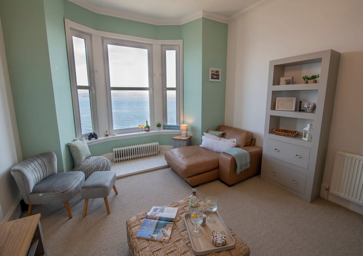 Lizavale View -2 Bed Apartment - Innellan-sleeps 4 - Dunoon