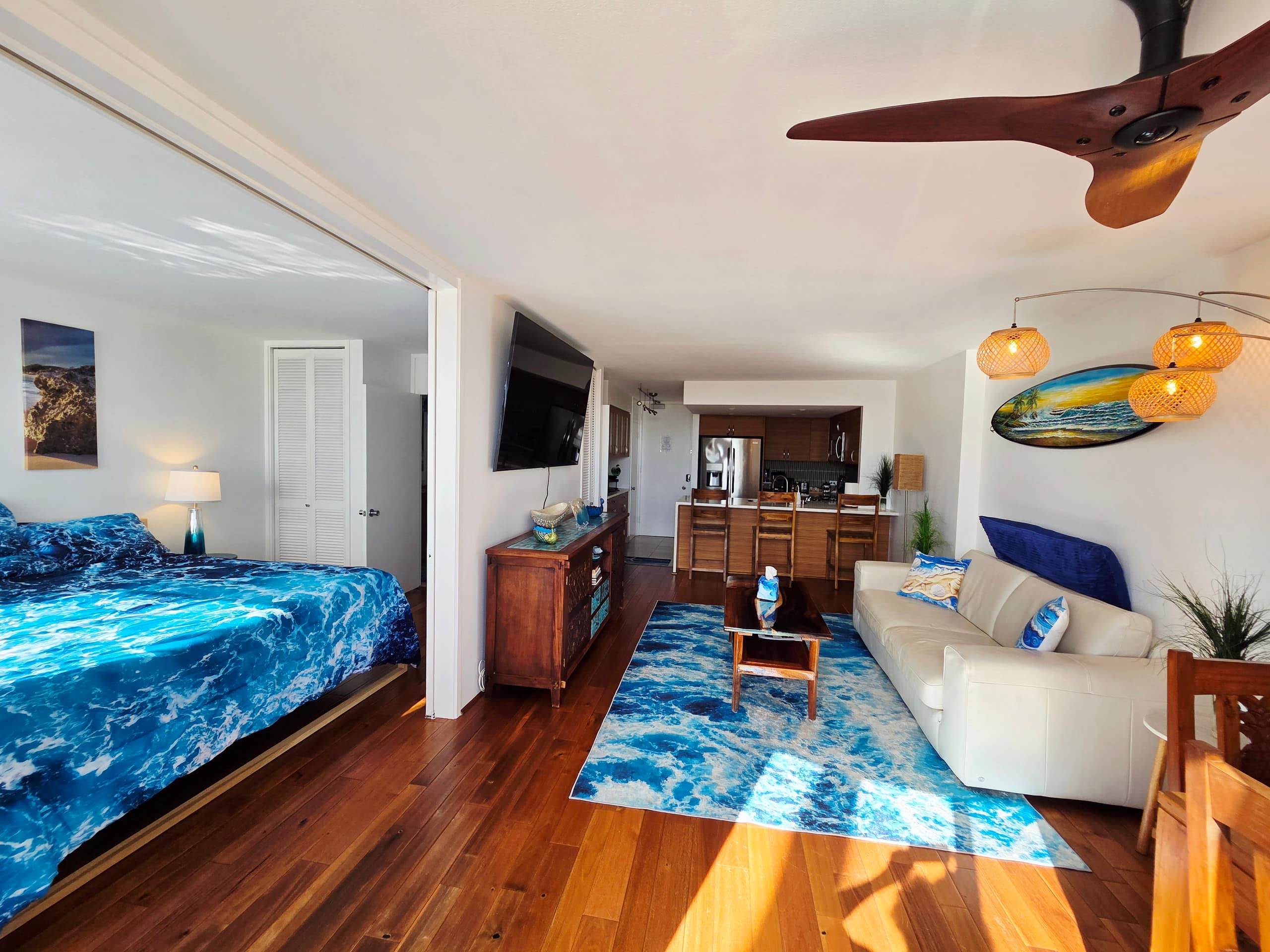 Ocean & Marina View Suite - Image 7