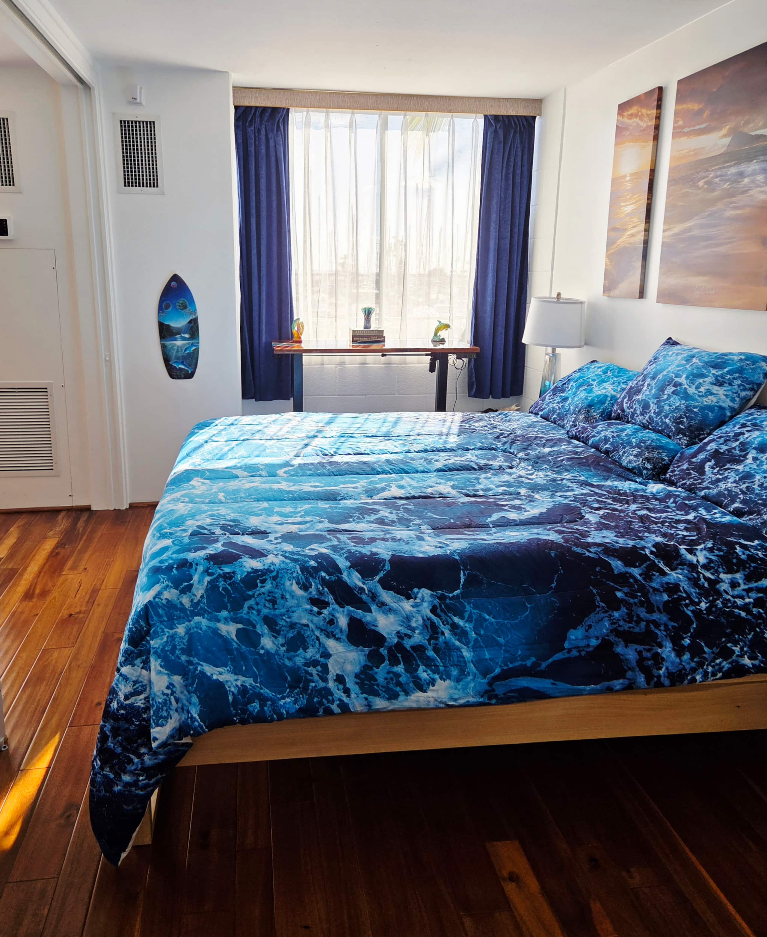 Ocean & Marina View Suite - Image 16