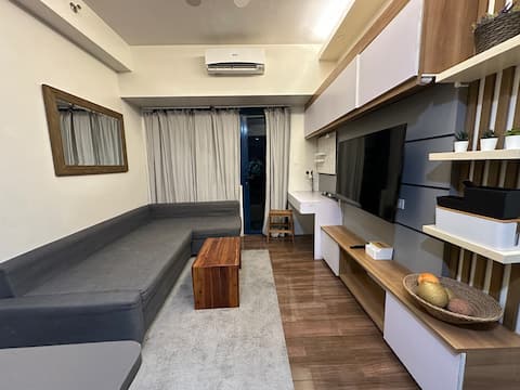 2Br Condo in Ayala Makati @ Air Residences