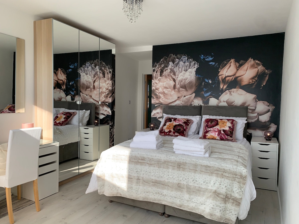 Spálňa v útulnom dome