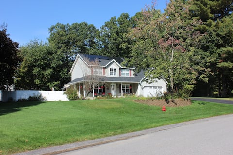 Beautiful home w/pool (summer) close to Saratoga