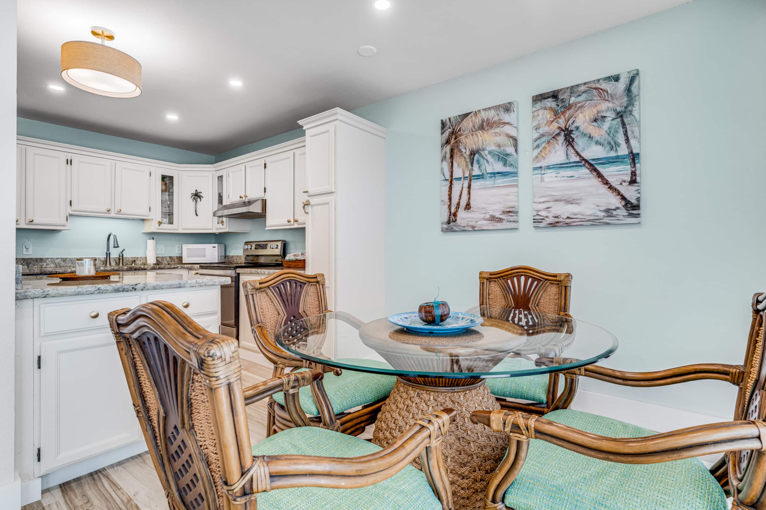 Modern Oceanview! AC, Beach, Pool, Hot Tub! - Image 14