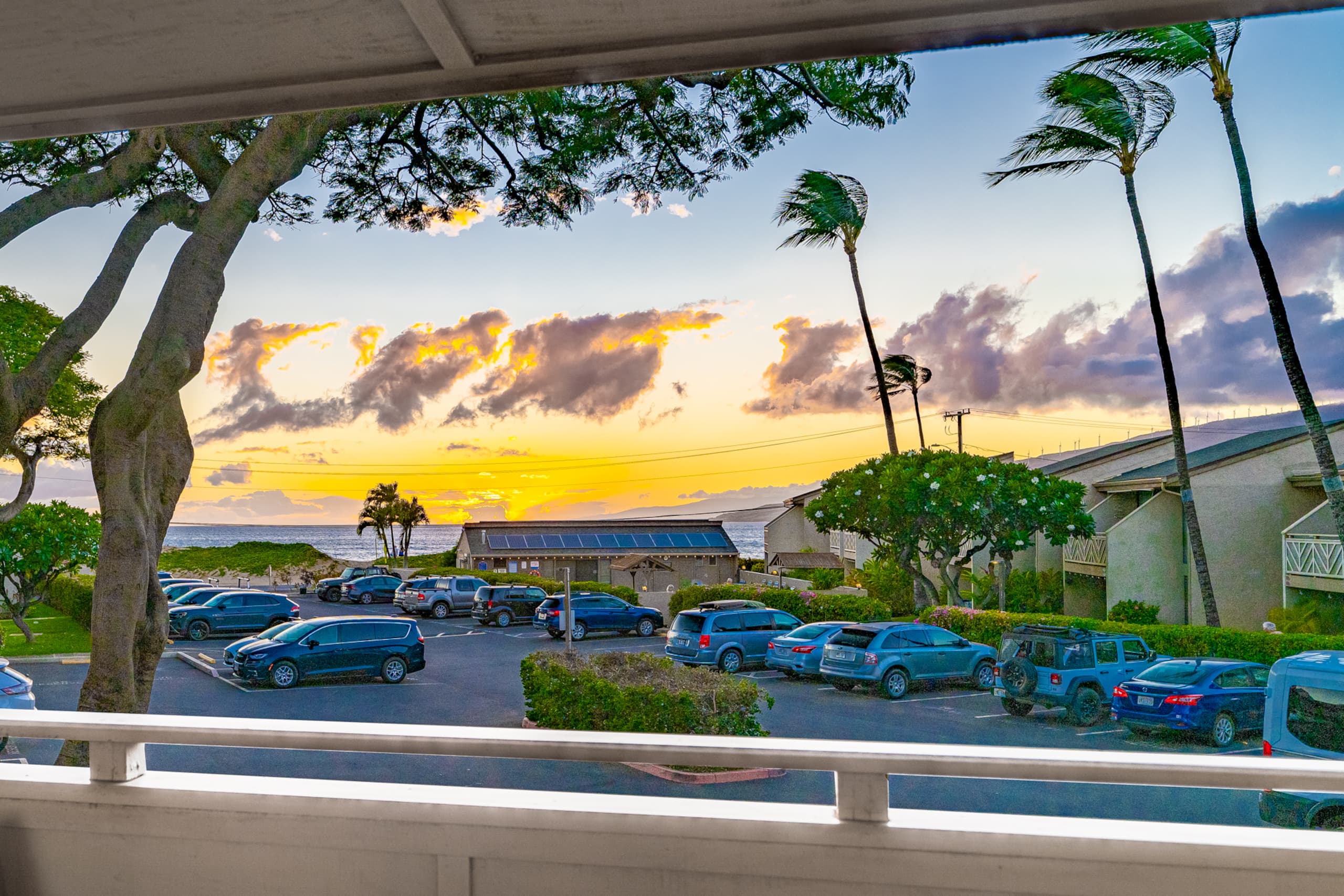Modern Oceanview! AC, Beach, Pool, Hot Tub! - Image 37