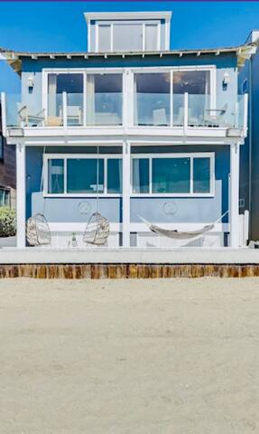Beachfront Home in Long Beach gallery image 2