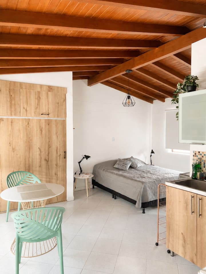 Acogedor Y Moderno Apartaestudio En Medellín - Medellín, Colombia