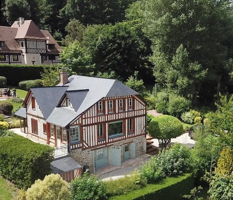 Deauville Large Normandy Villa - 1.2 km from the Sea