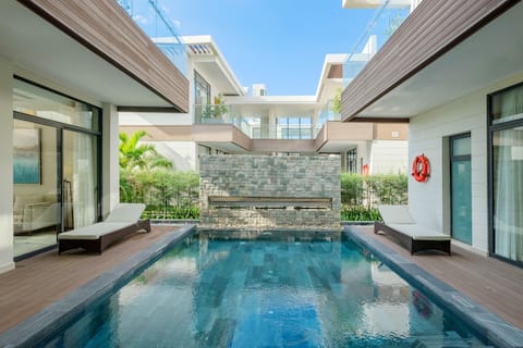 Luxury 4BR Villa w/ Private Pool