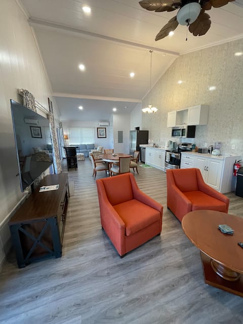 Deluxe Beachfront Cottage