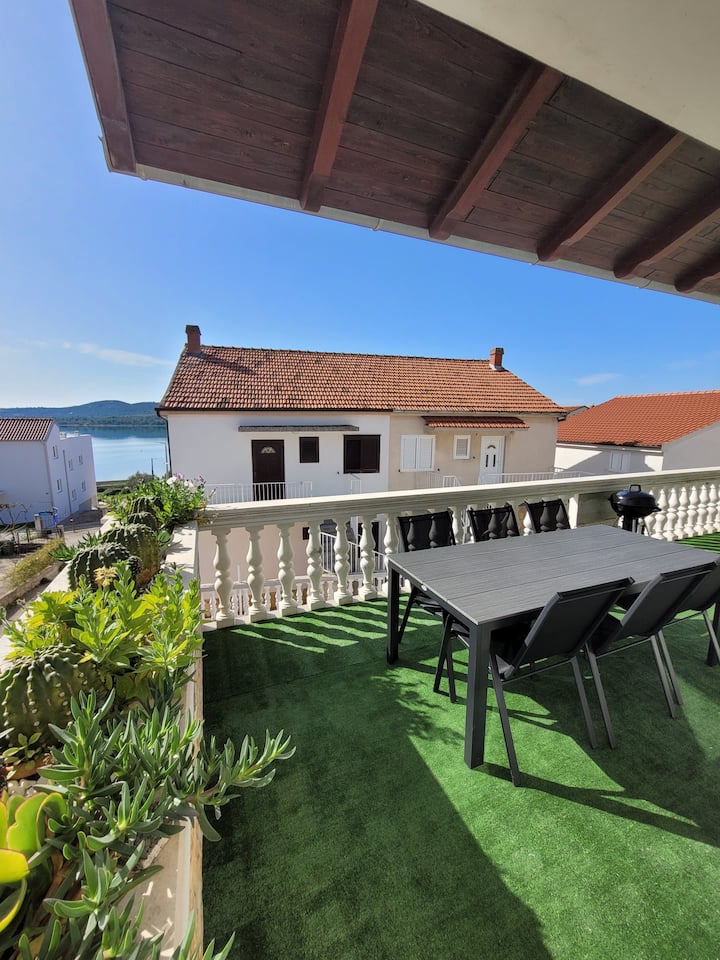 Appartement 6 à 8 Personnes - Pirovac