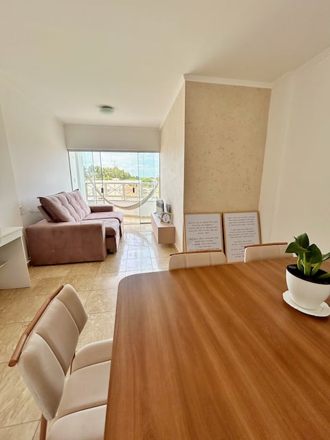 Apt 2/4 best neighborhood in town