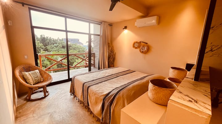 25 m2 dhomë gjumi, tarracë me pamje nga oqeani, banjë dhe tualet privat