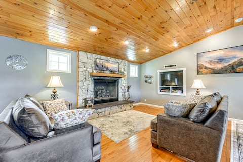 Lakefront Cabin Retreat w/ Dock in Robbinsville!
