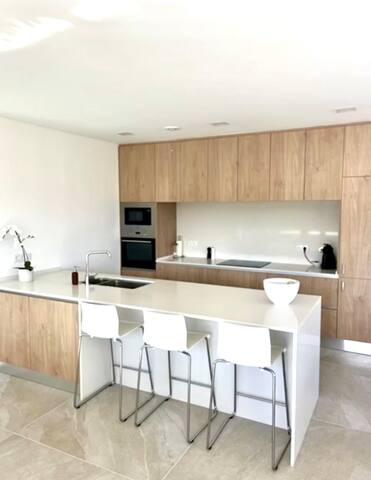 Villa 61 Luxury House. gallery image 3