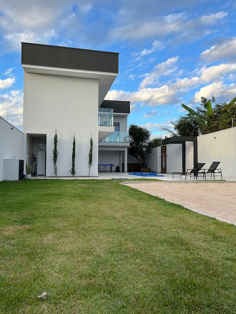 4-Bedroom House: With Full and Twin Beds