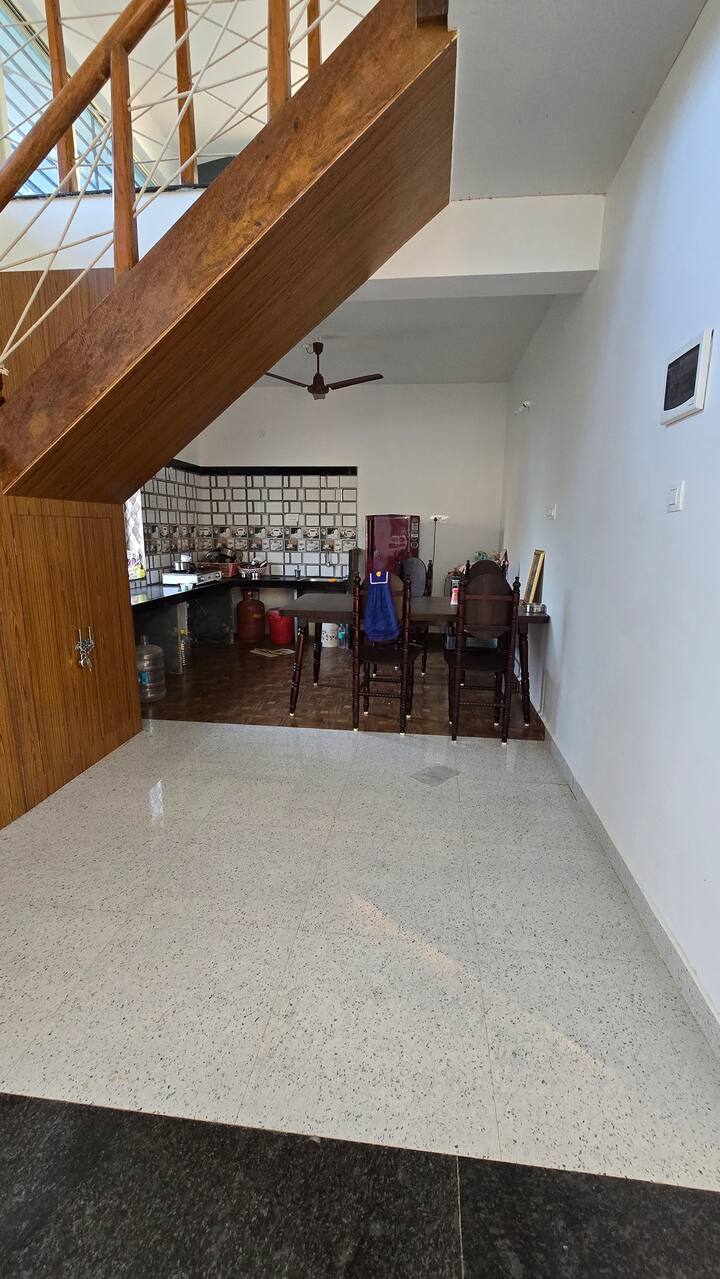Full kitchen image 2