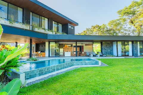 New Luxury 5BR Private Volcano Villa w/ Slide