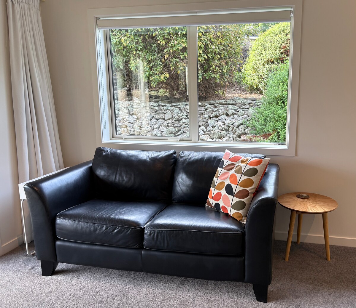 Popular Airbnb listing: Guesthouse in idyllic countryside setting in Wānaka Outer