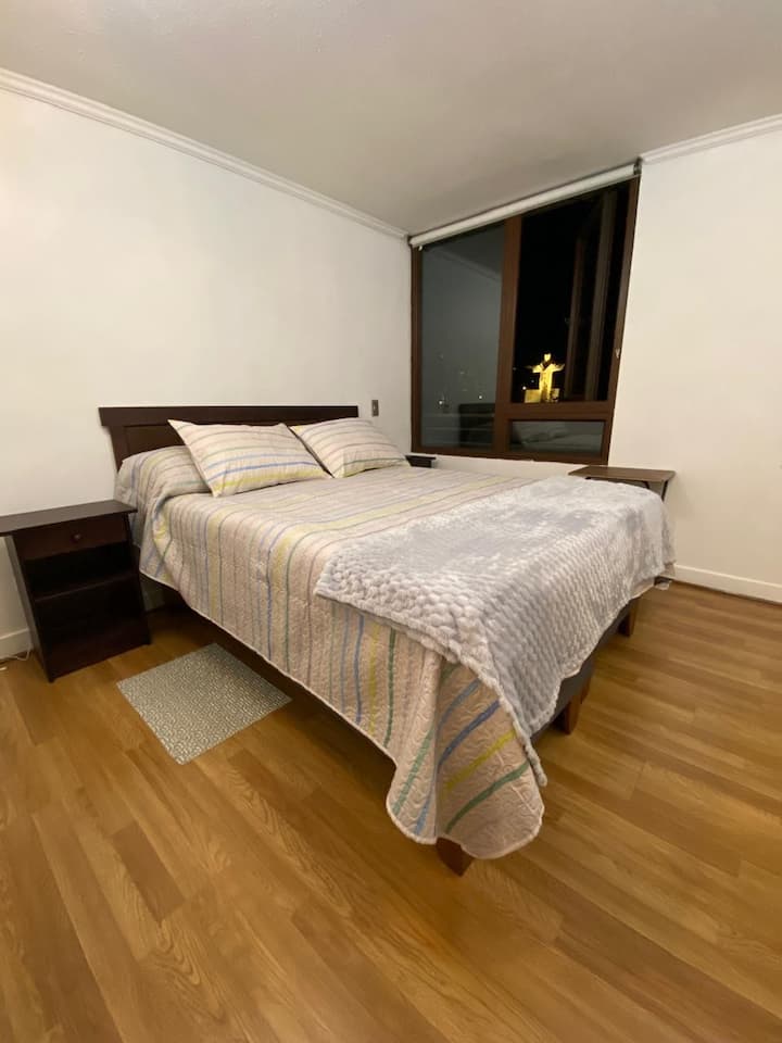 recámara  con vista privileada  towards Av.Alameda ,frente U. Católica.