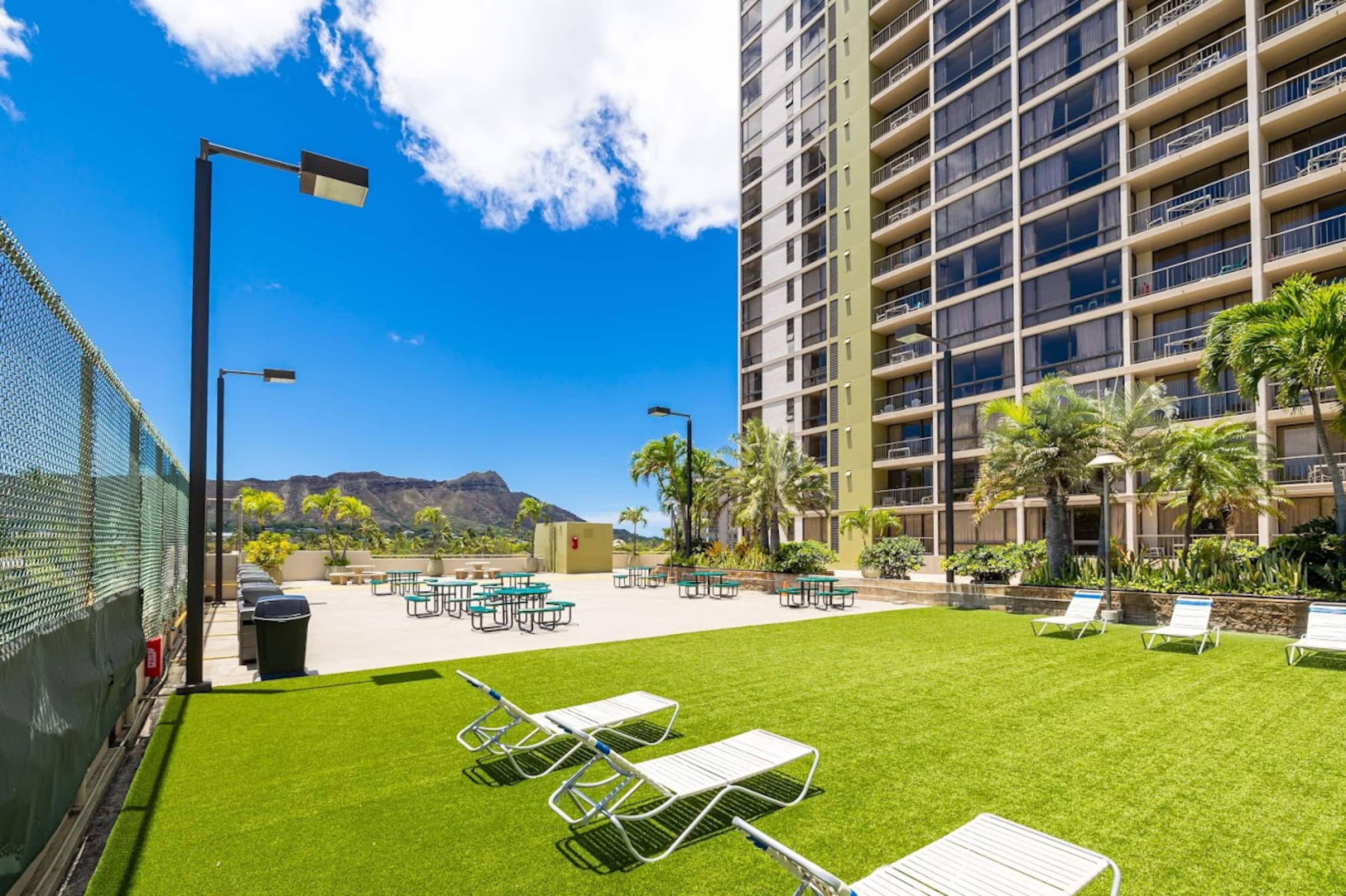 19F-Upscale & Modern 1BR-Waikiki Beach - Image 67