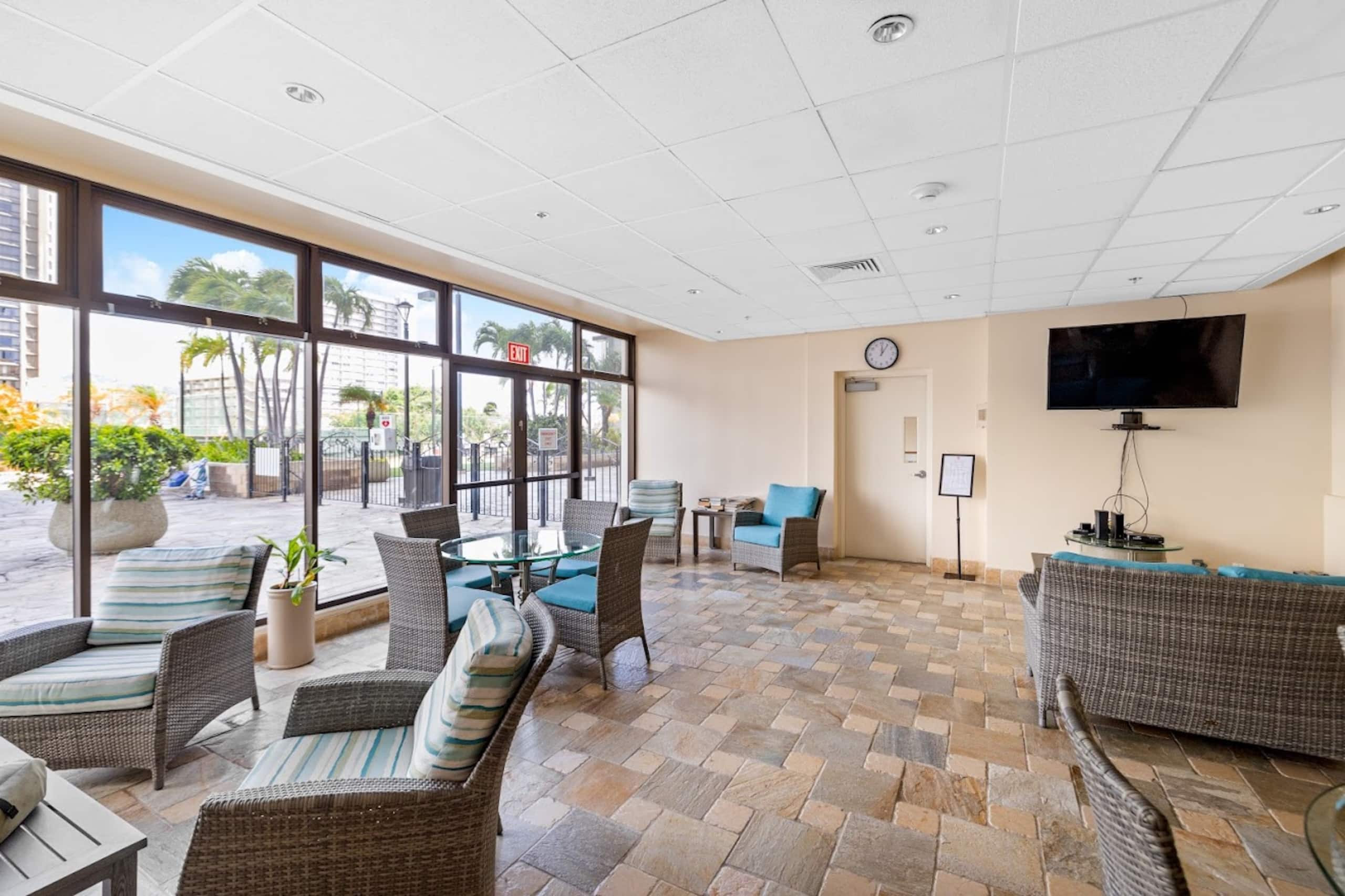 19F-Upscale & Modern 1BR-Waikiki Beach - Image 68