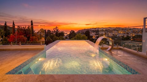 Villa Gaia: Luxury Retreat with Indoor Private Spa