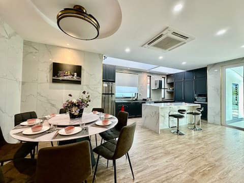 Stylish Villa Alma 3BR Pool, BBQ & KTV Max 12 pax.