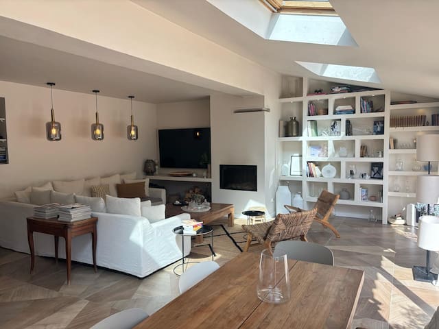 APPART AIXQUIS Location Aix En Pce managed Airbnb listing 1