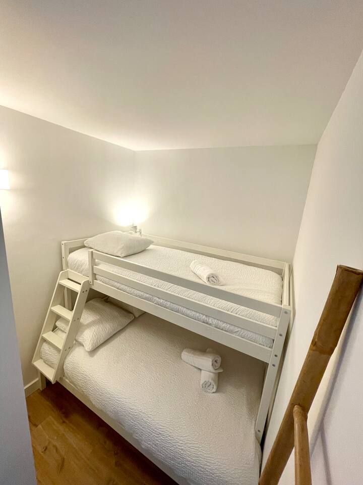 1 krevat dopio x 120 cm
1 krevat tek 90 cm