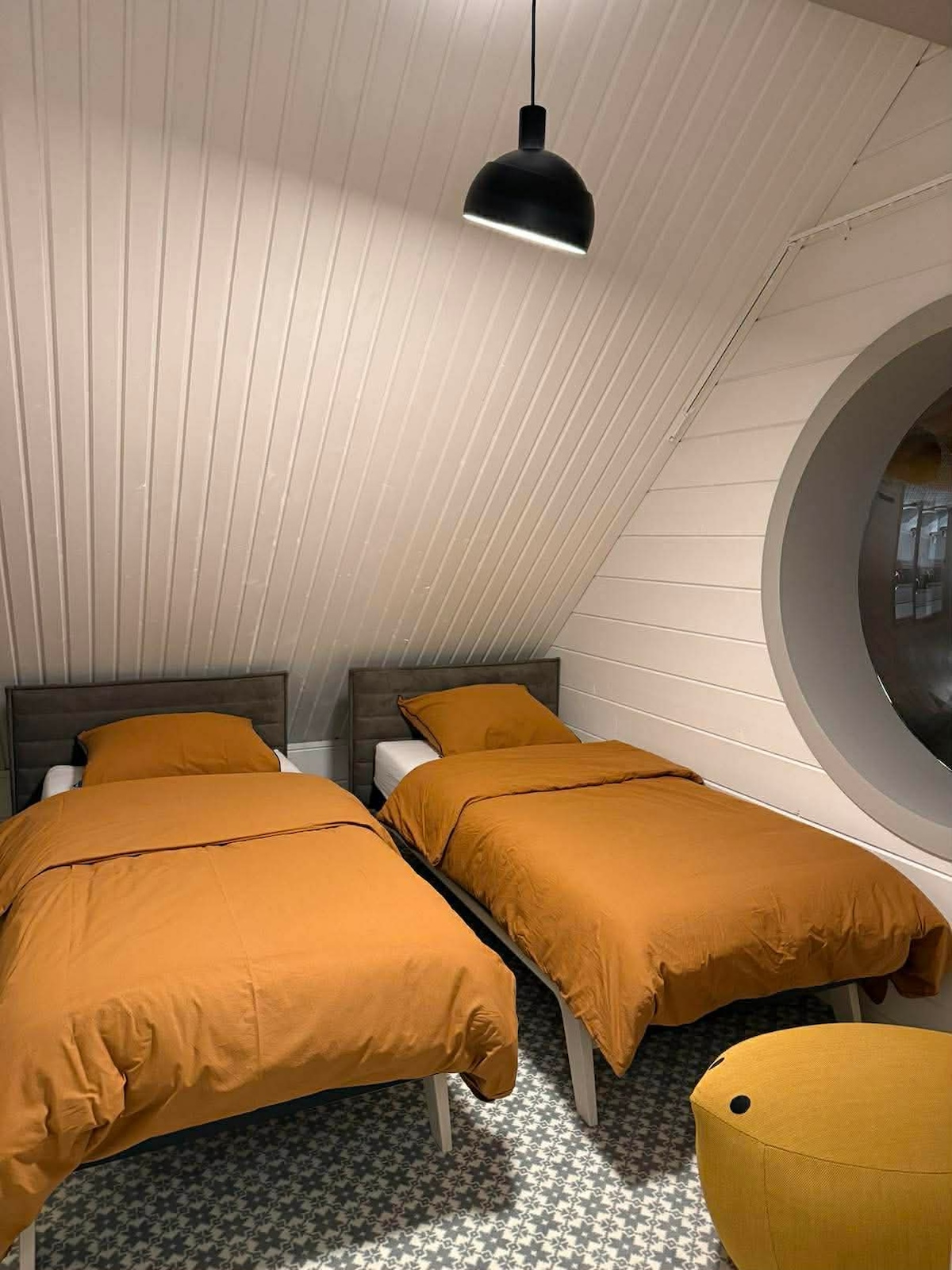 غرفة النوم 2