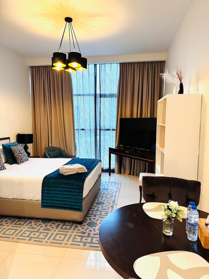 Ghalia Tower Studio Apartment - Dubái