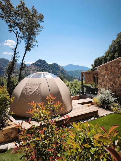 Stone maisonette with hot tub and bubble tent