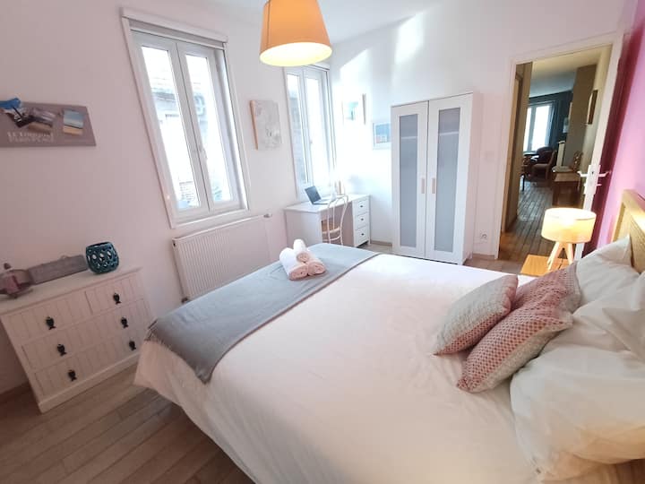 Двойно легло, скрин, гардероб, работно пространство