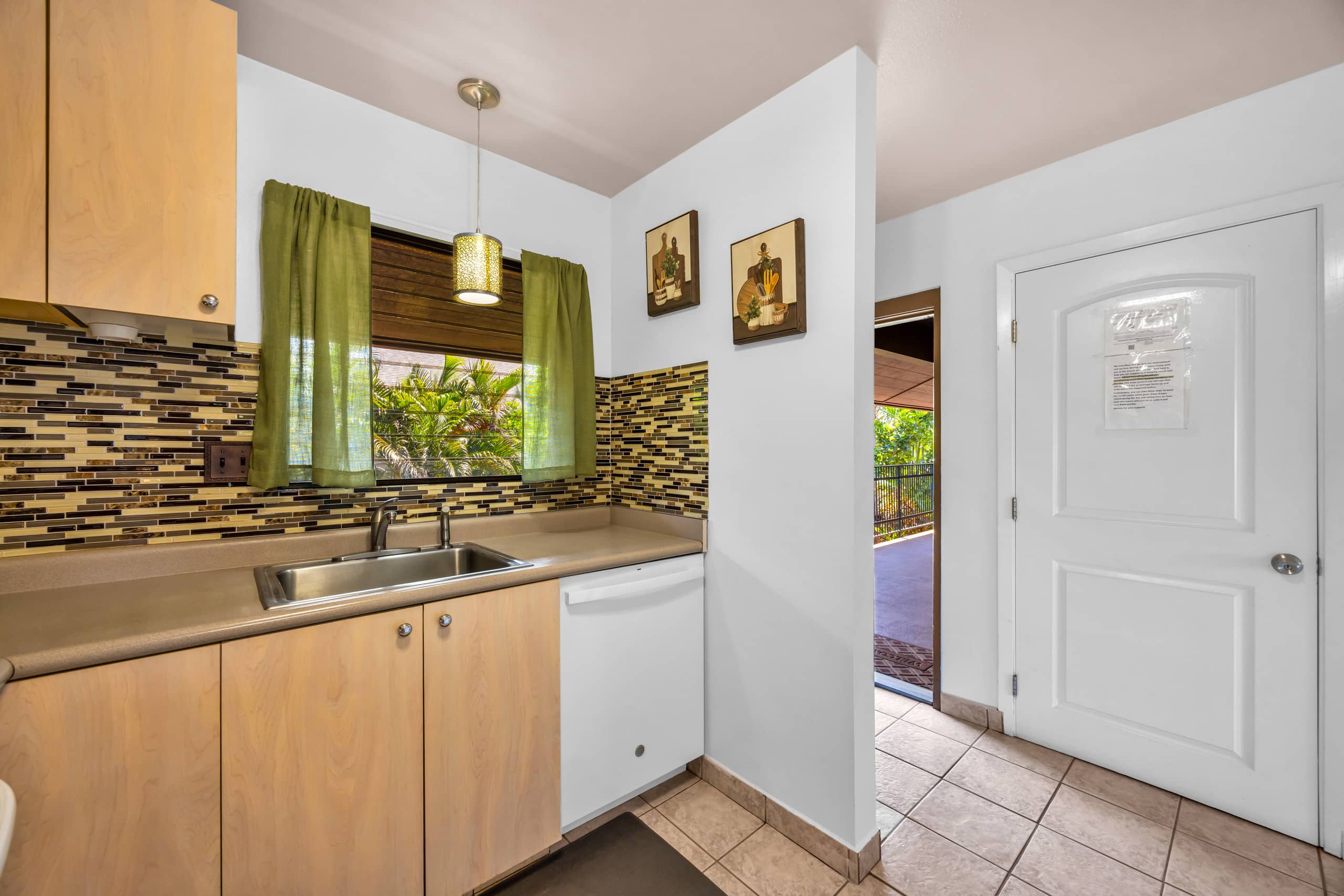 Bargain special OceanView Epic Location 2BD/2BA - Image 14